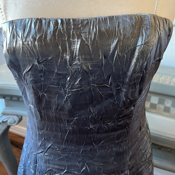 Silver Crinkle Taffetta Gown Spaghetti Straps - Picture 4 of 8